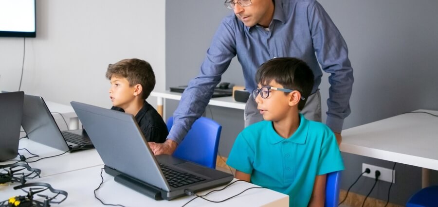 5 Important Reasons Why Kids Should Start Coding Early